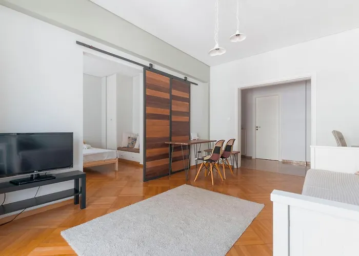 Comfortable 2 Bd Apartment Close To Athens Archeological Museum