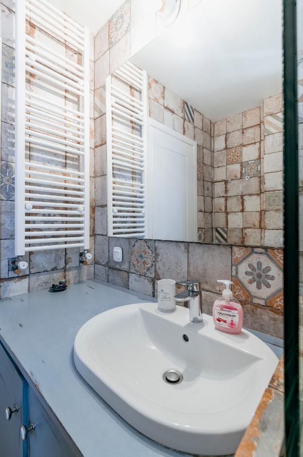 Comfortable 2 Bd Close To Archeological Museum