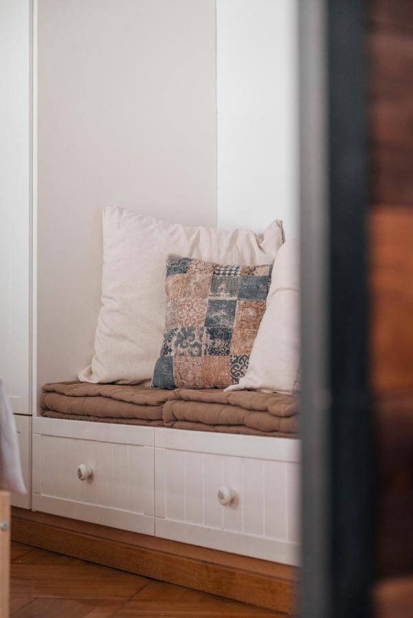 Comfortable 2 Bd Close To Archeological Museum Apartment Athens