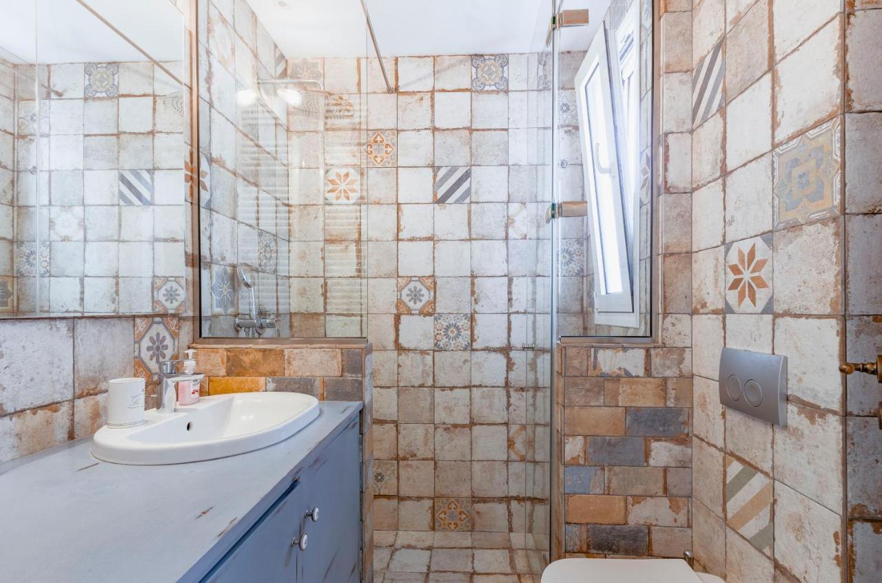 Comfortable 2 Bd Close To Archeological Museum Apartment